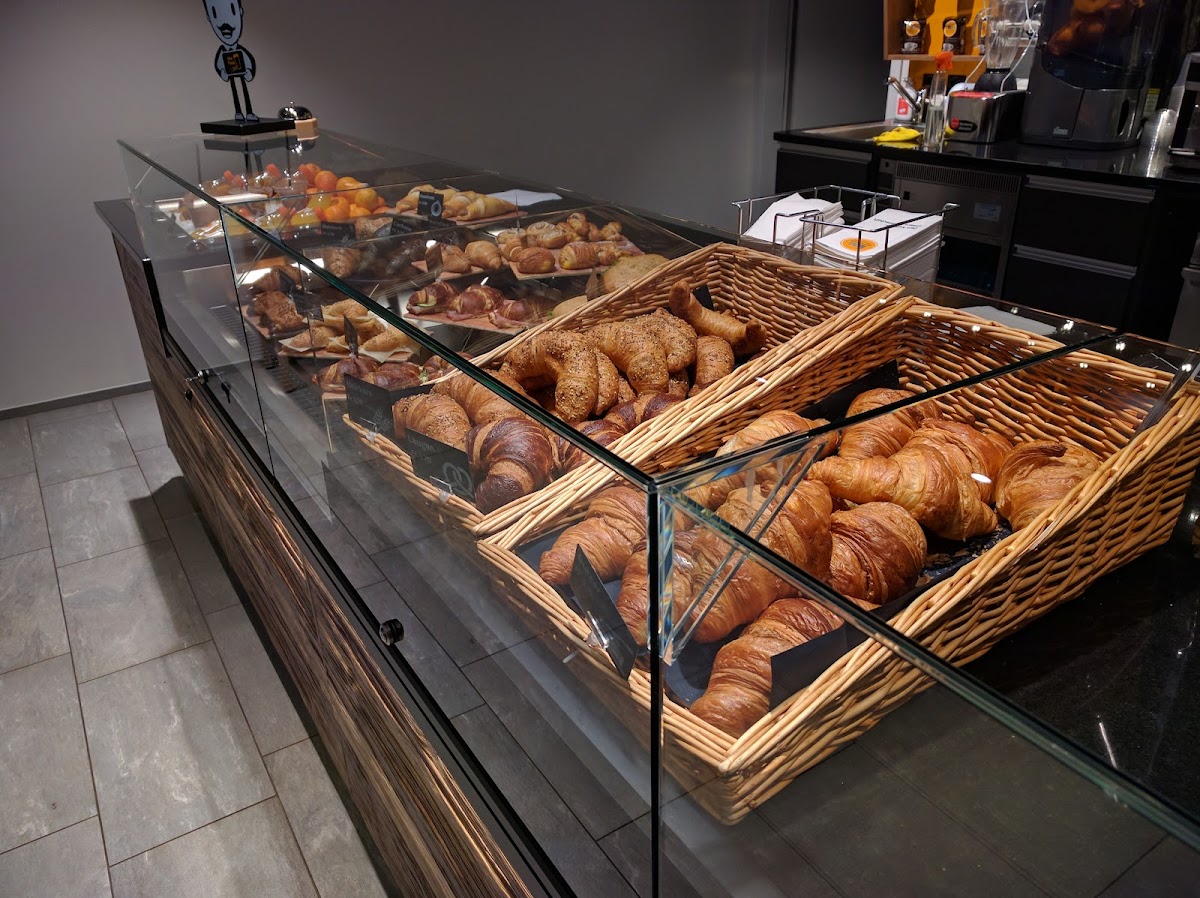Caffe Spettacolo Oerlikon SBB interior