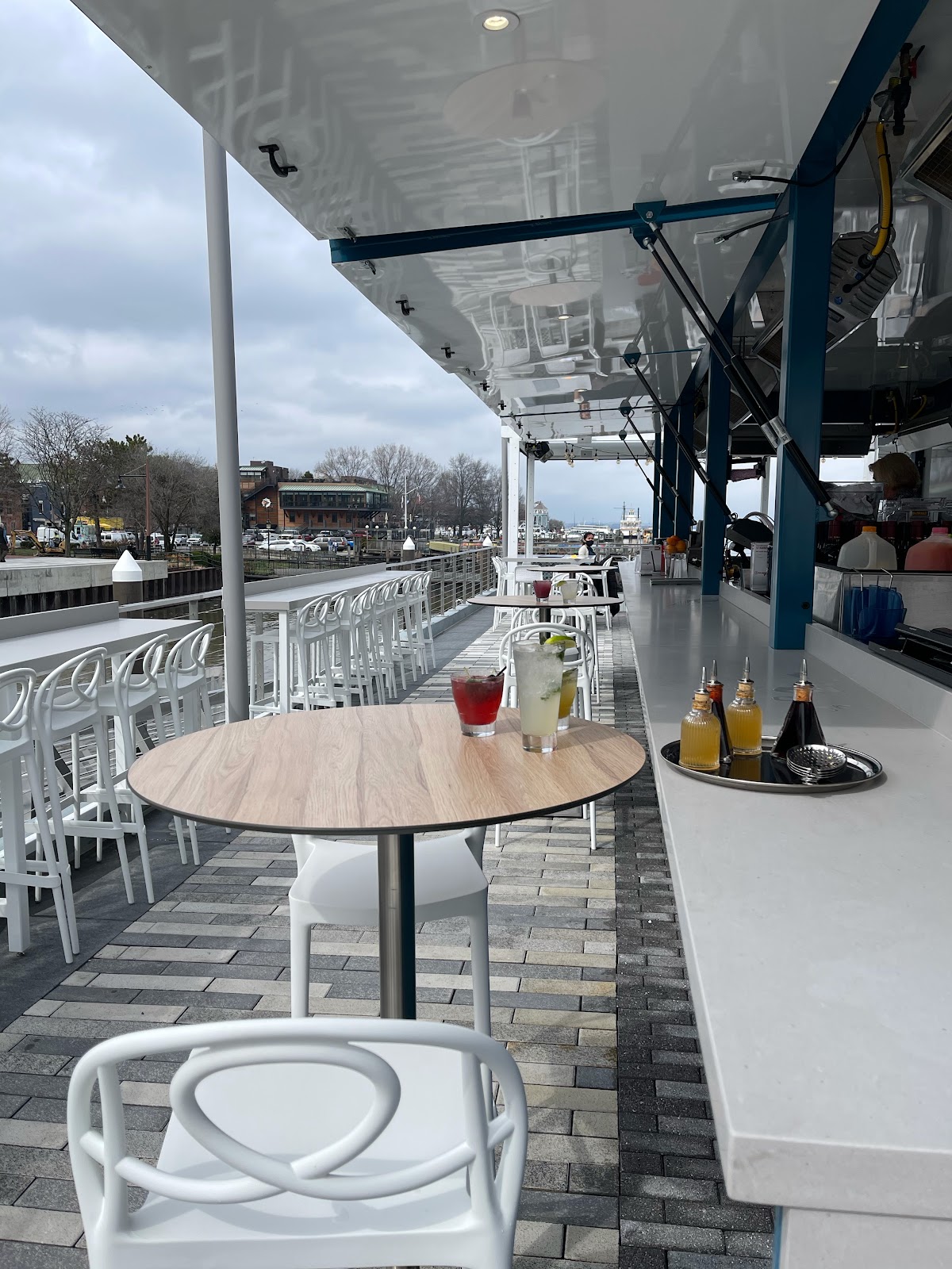 BARCA Pier & Wine Bar interior