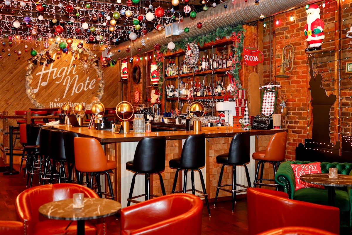 Hamp & Harry's interior