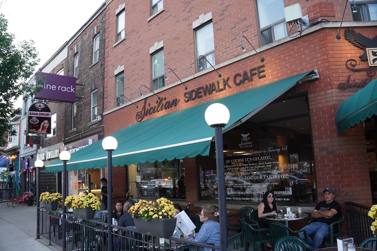 Sicilian Sidewalk Cafe interior