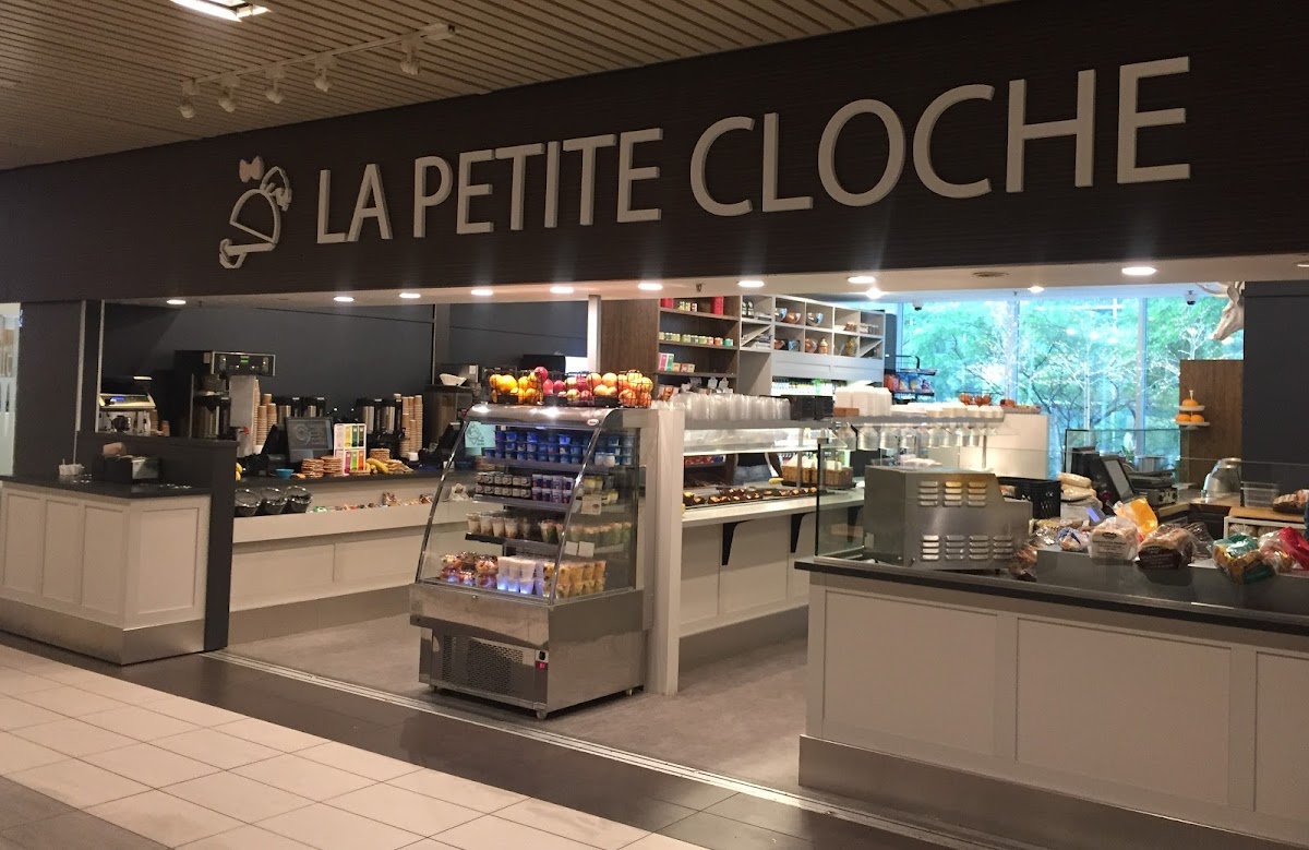 La Petite Cloche ICAO interior