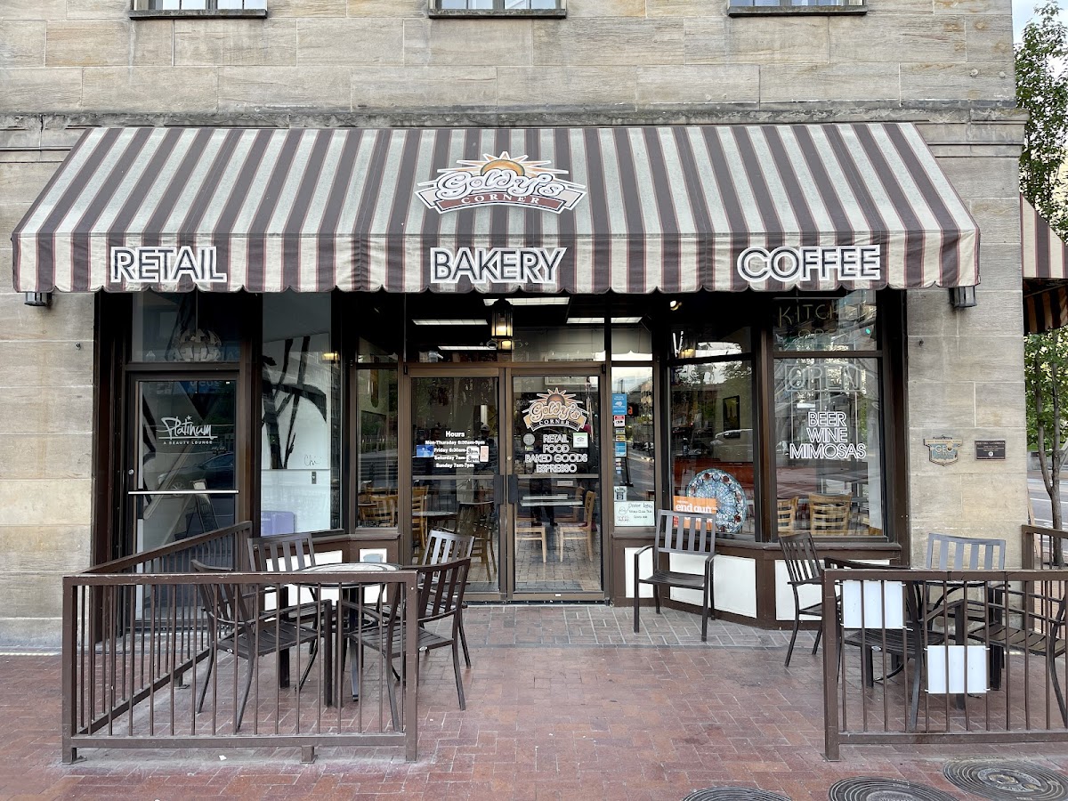 Goldy's Corner interior