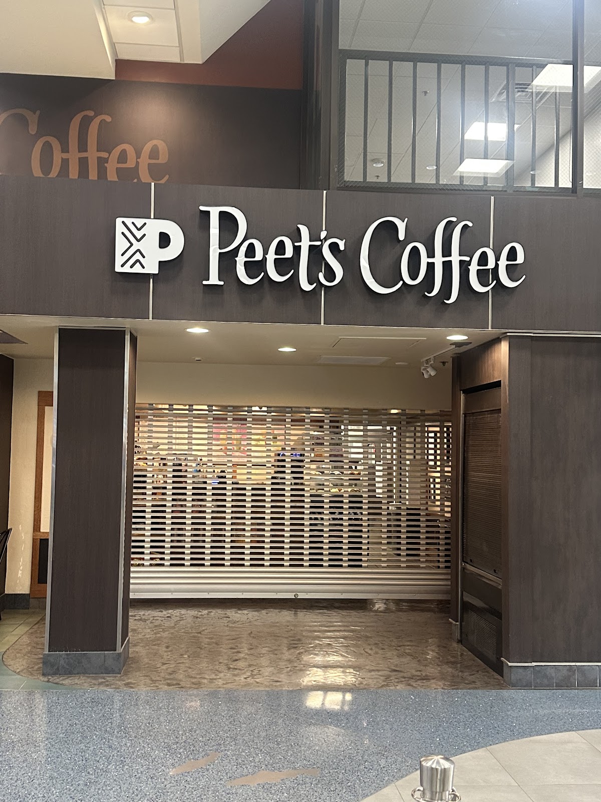 Peet's Coffee and Tea interior