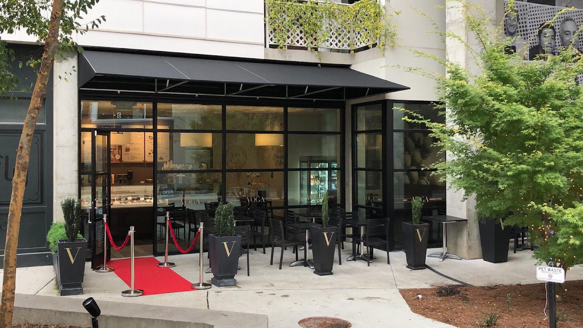 Voga Italian Gelato | Crepes | Coffee | Chocolate | Desserts interior