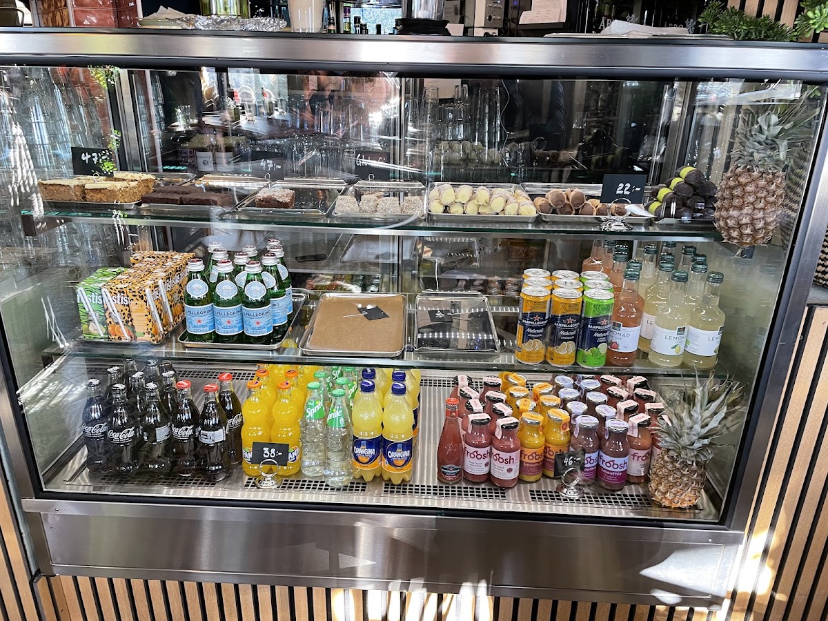 Embargo Cafe & Bar interior