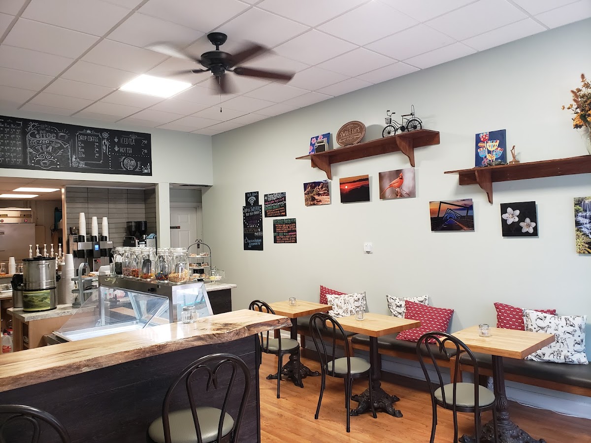 Sweet Em's Coffee and Ice Cream interior