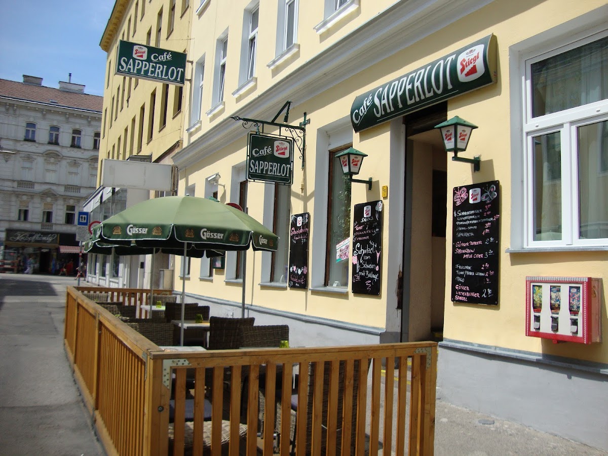 Cafe Sapperlot interior