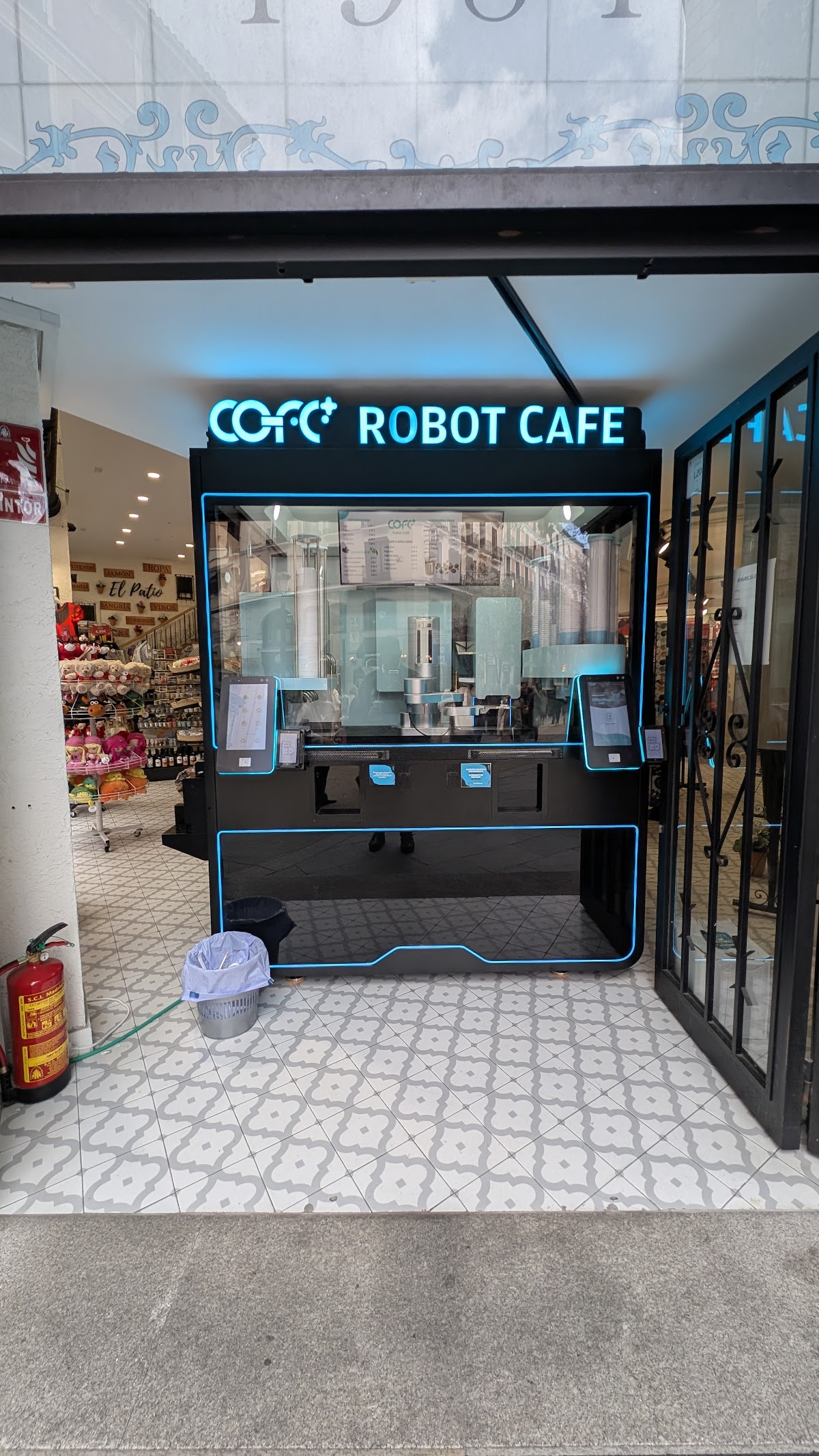 Cofe+ interior