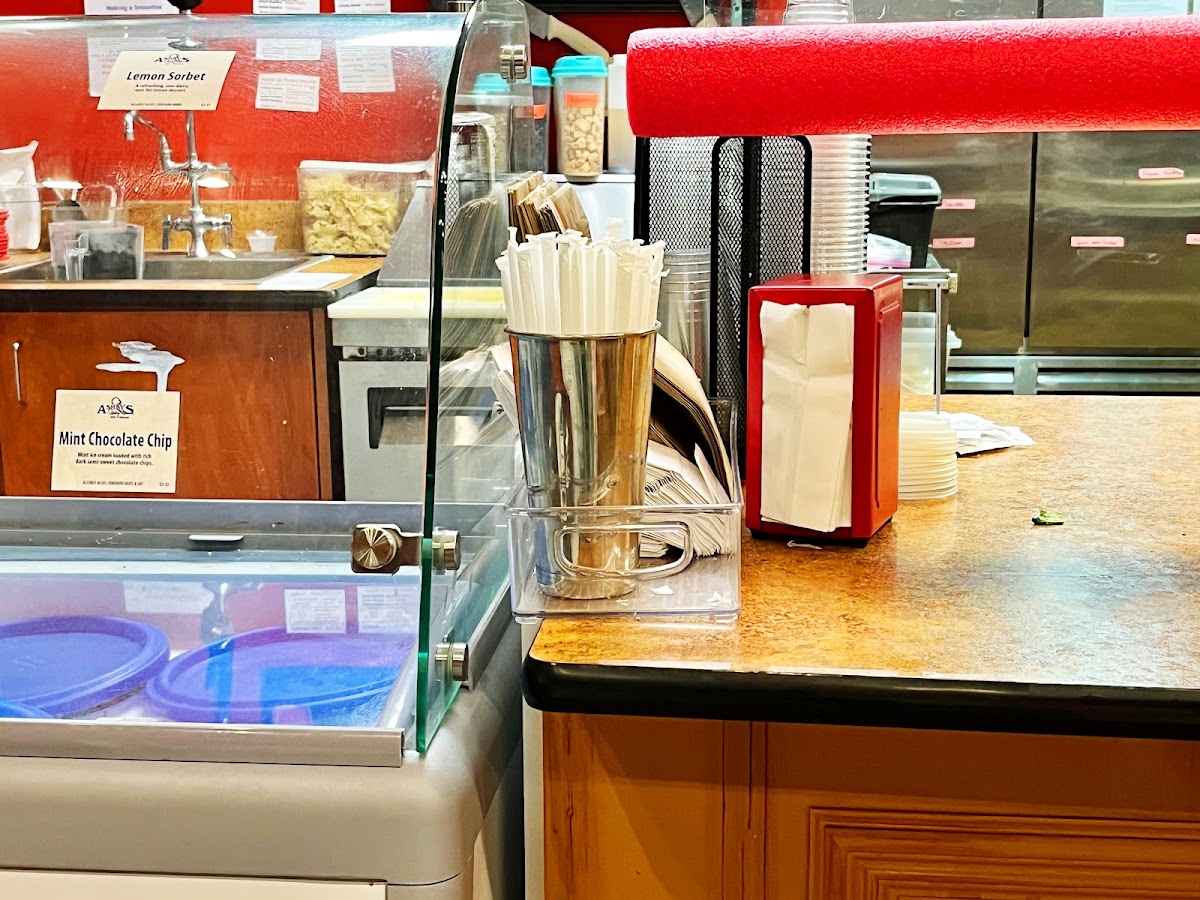 MoonWinks Cafe interior