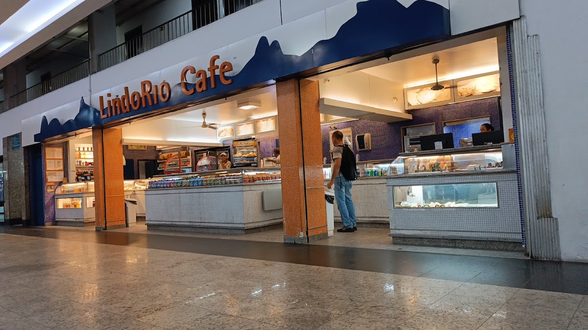 Lindo Rio Café interior