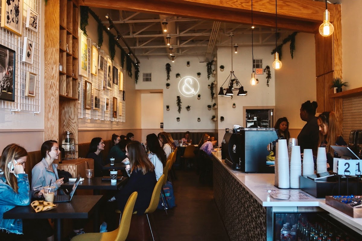 Ampersand interior