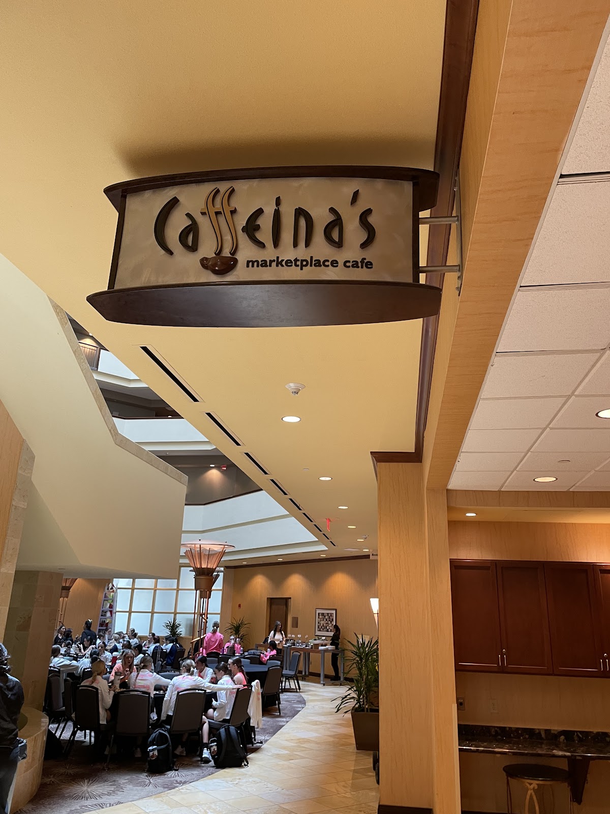 Caffeinás - Embassy suites interior