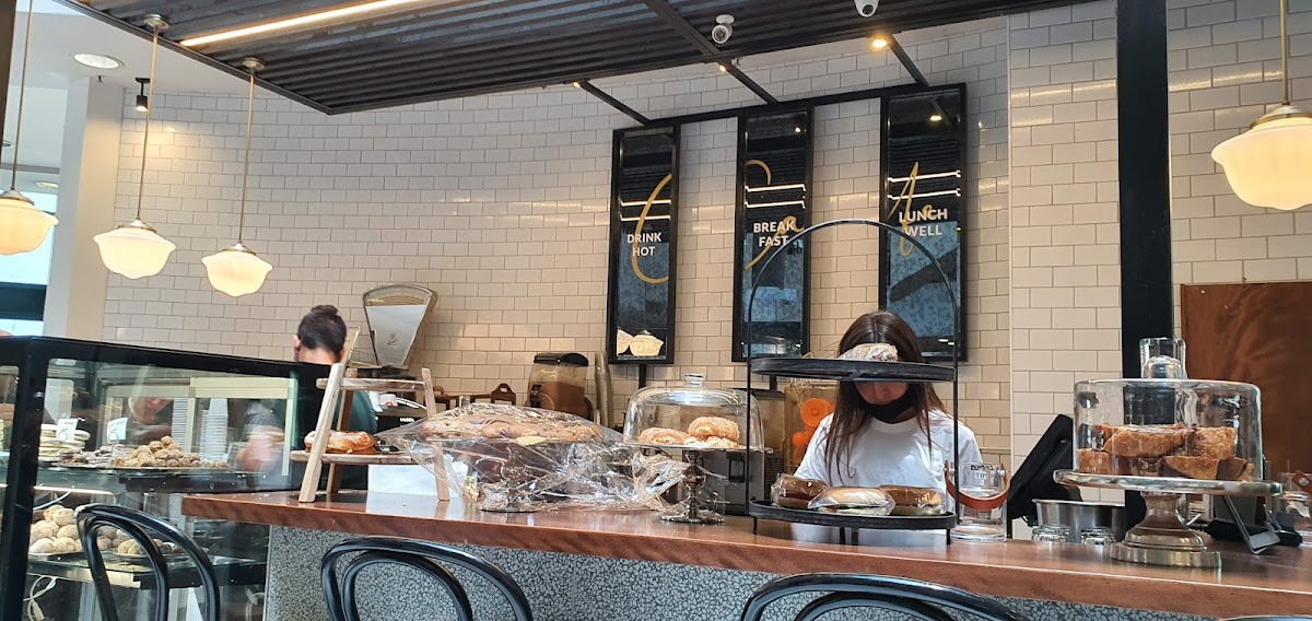 Hadas Cafe interior