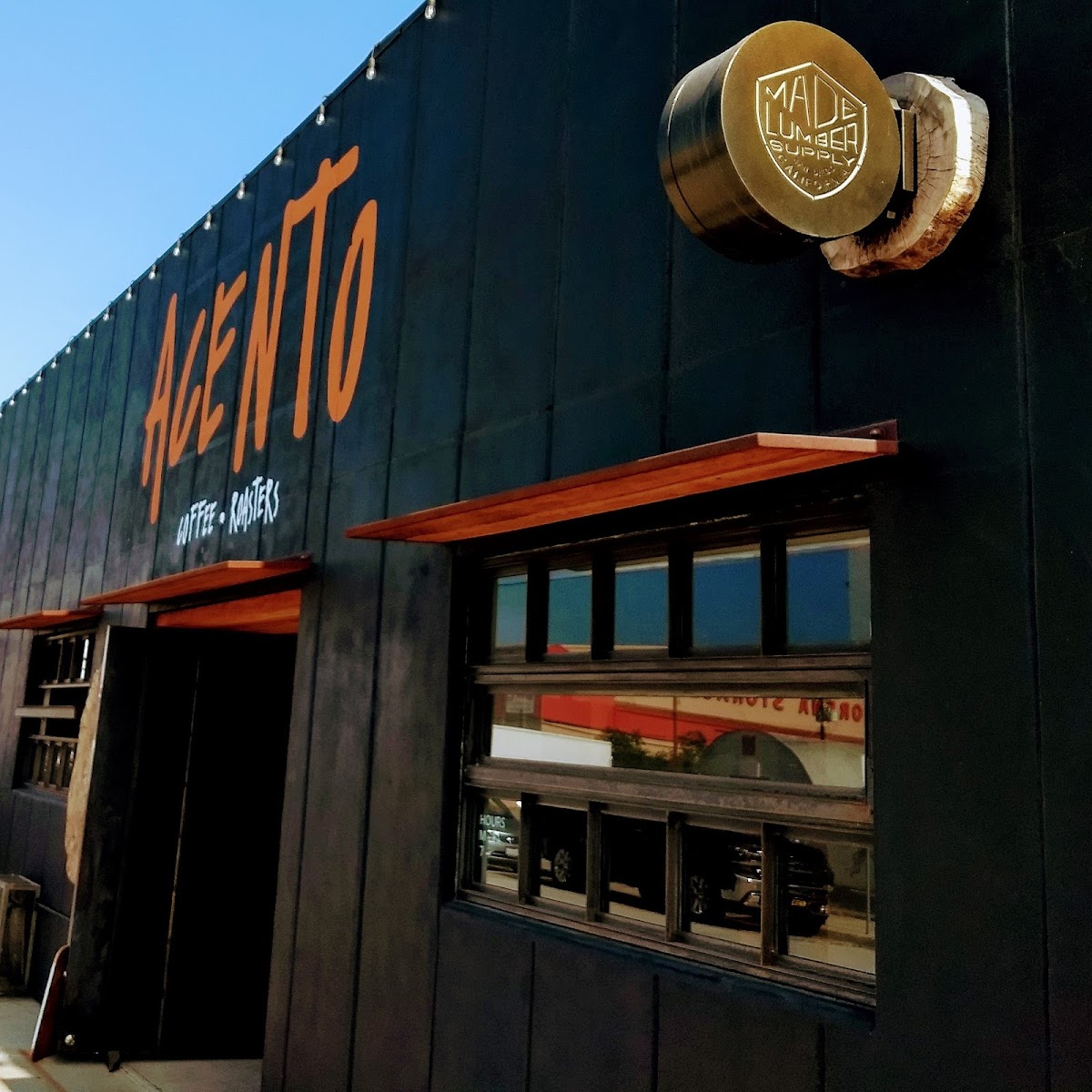 Acento Coffee Roasters interior