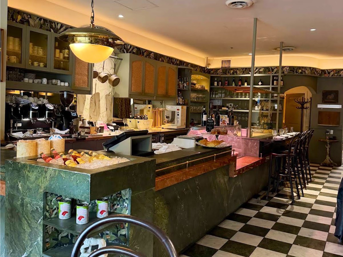 Caffe La Tana interior