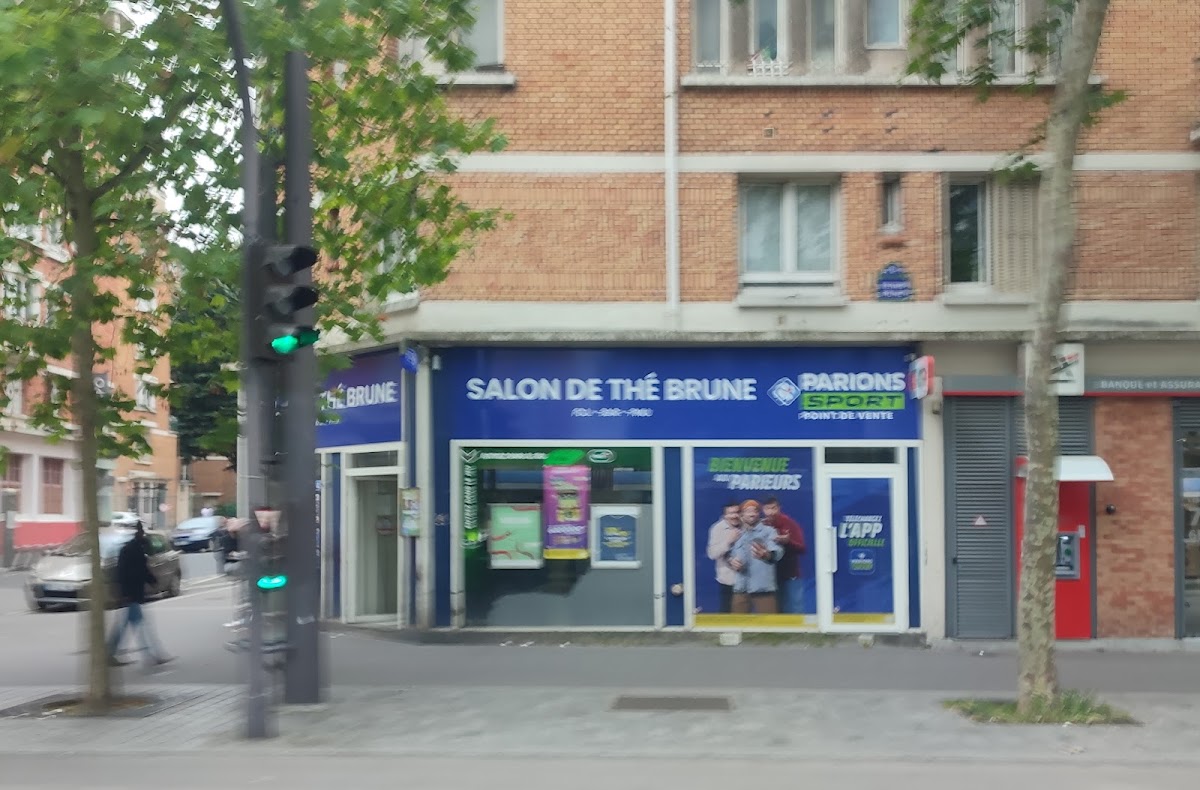 Salon De Thé Brune interior
