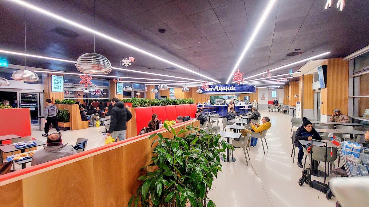 Bar Atlantic interior