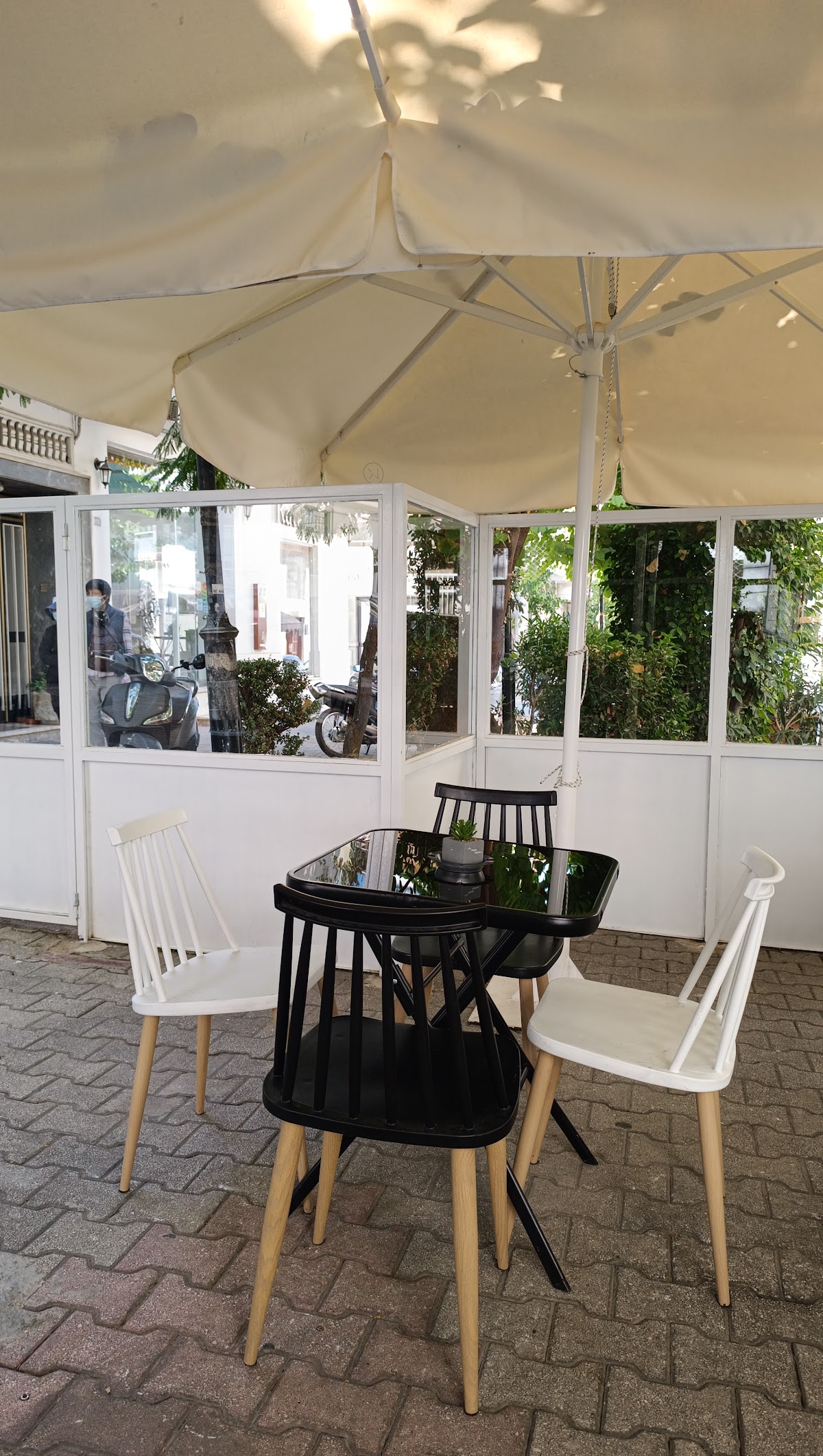 Mr Sweet Coffee interior
