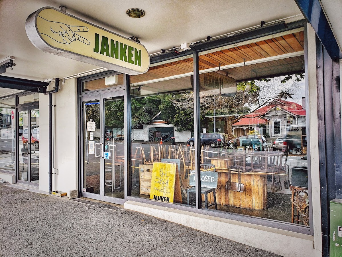 Janken interior