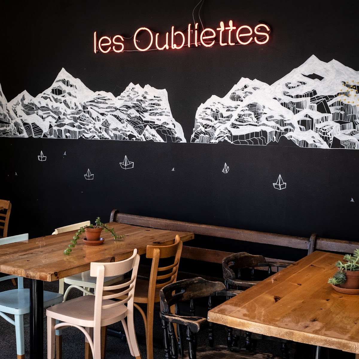 Cafe les Oubliettes interior