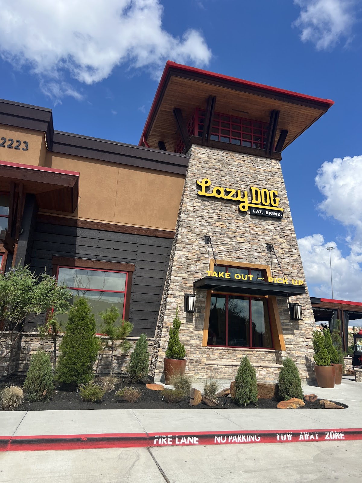 Lazy Dog Restaurant & Bar interior