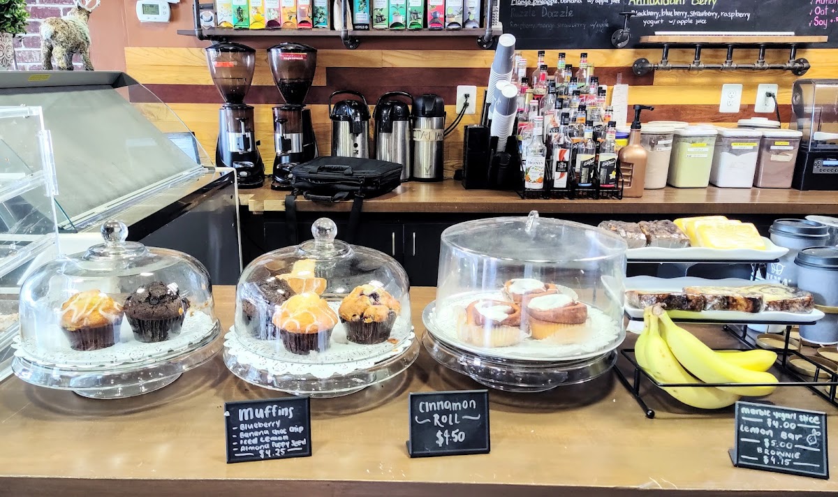 Java Loco Coffee & Bubble Tea - Van Dorn Plaza interior