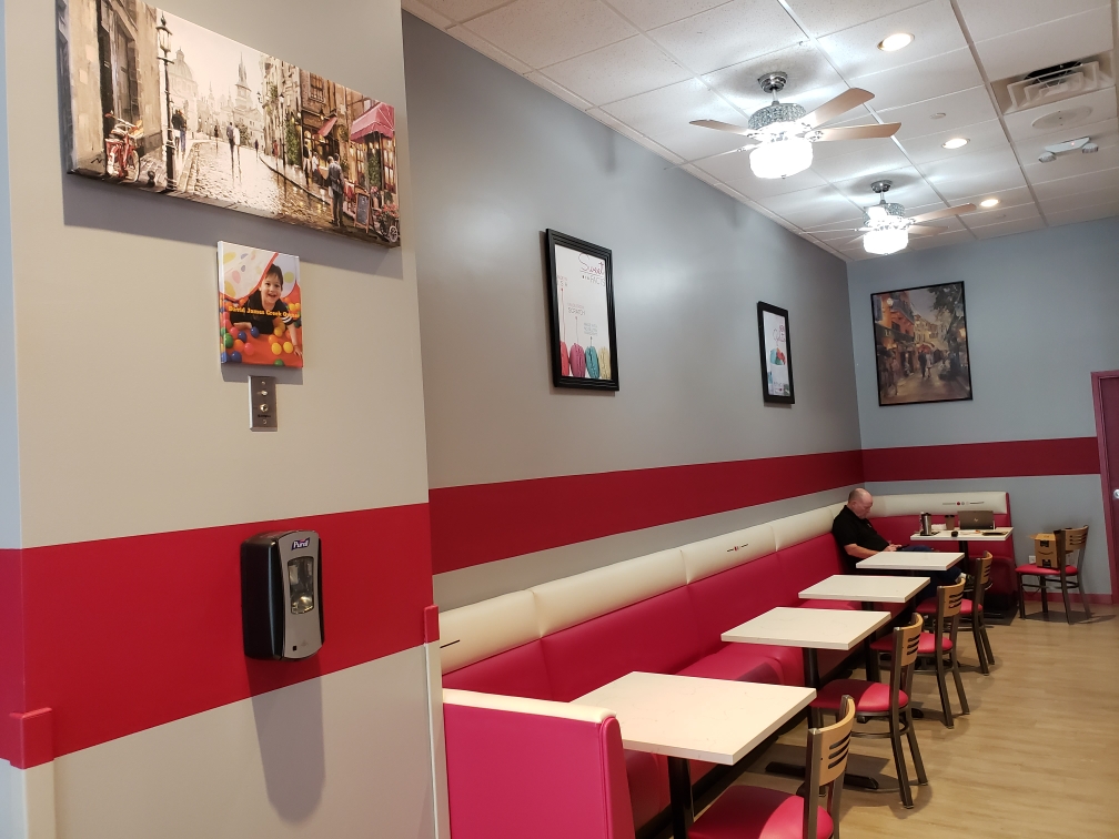 Le Macaron interior