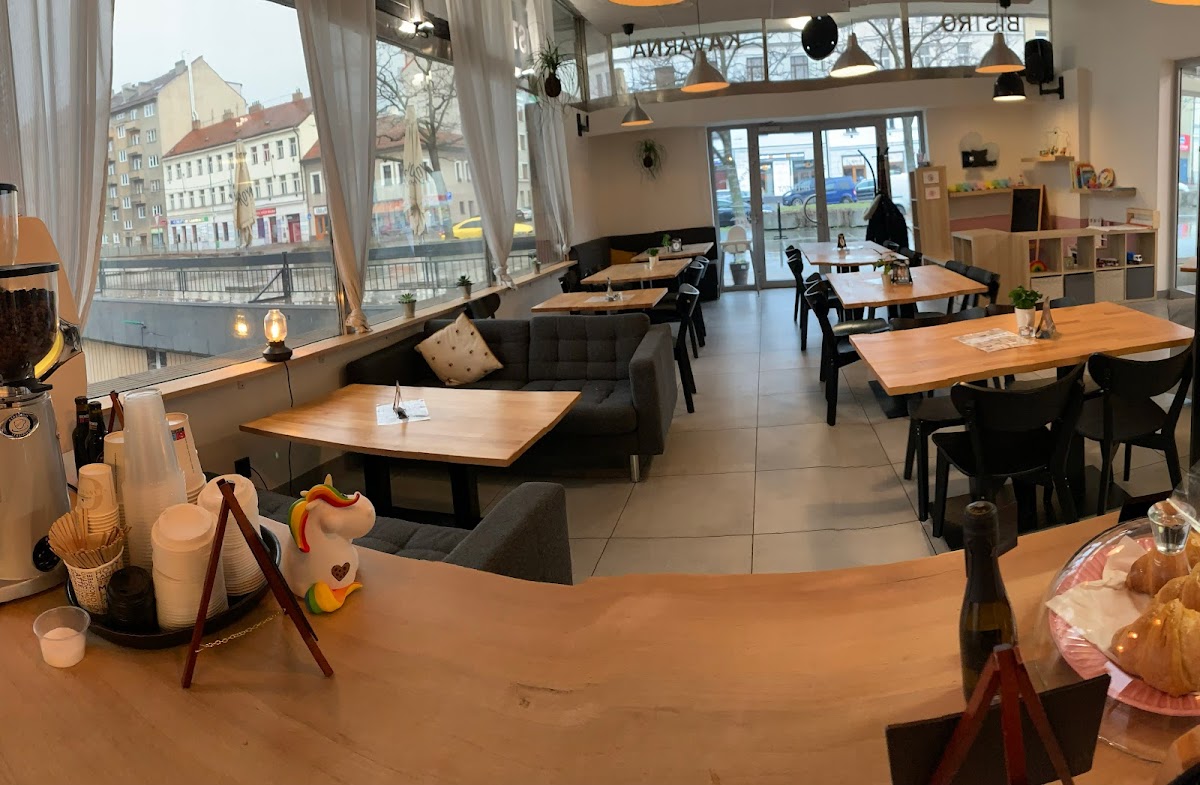 Elian's Coffee House interior