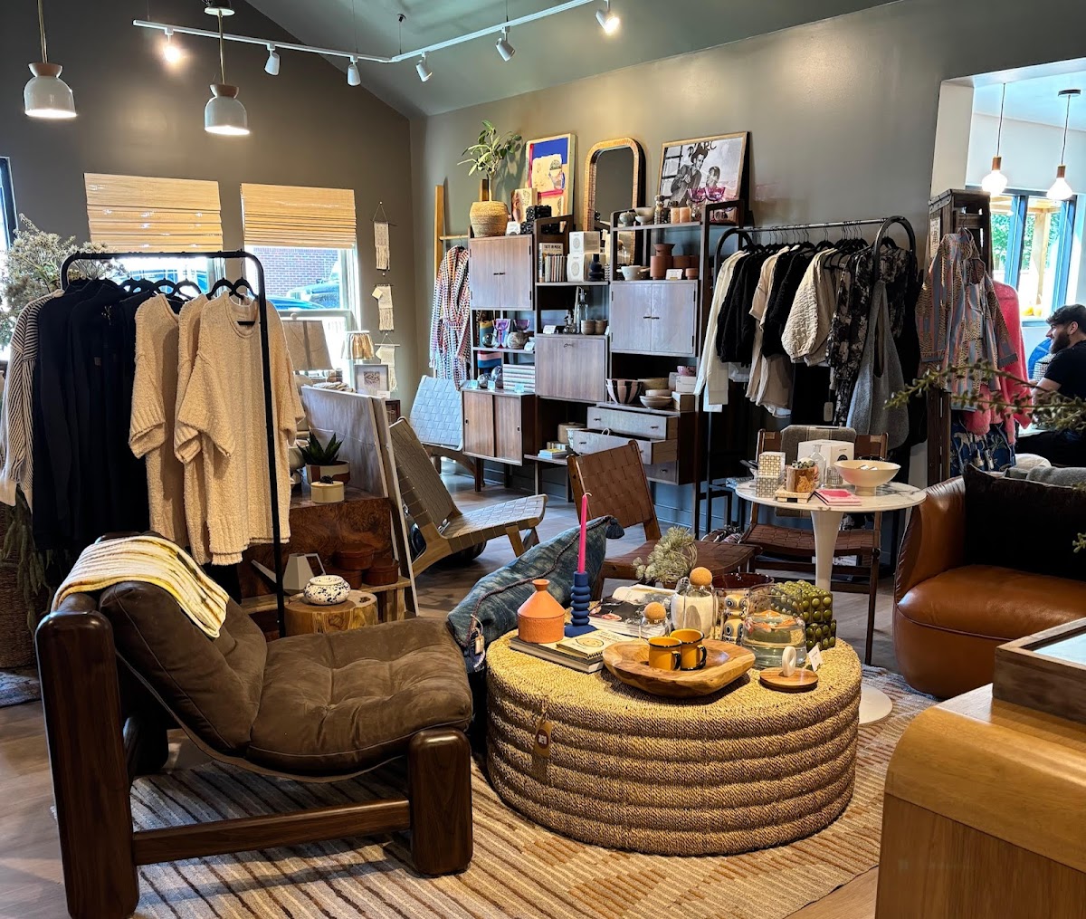 THE DEN NASHVILLE interior
