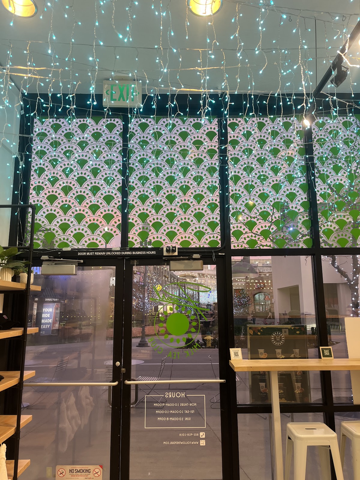 Pearl Milk Tea Club at Gateway Mall Salt Lake City interior