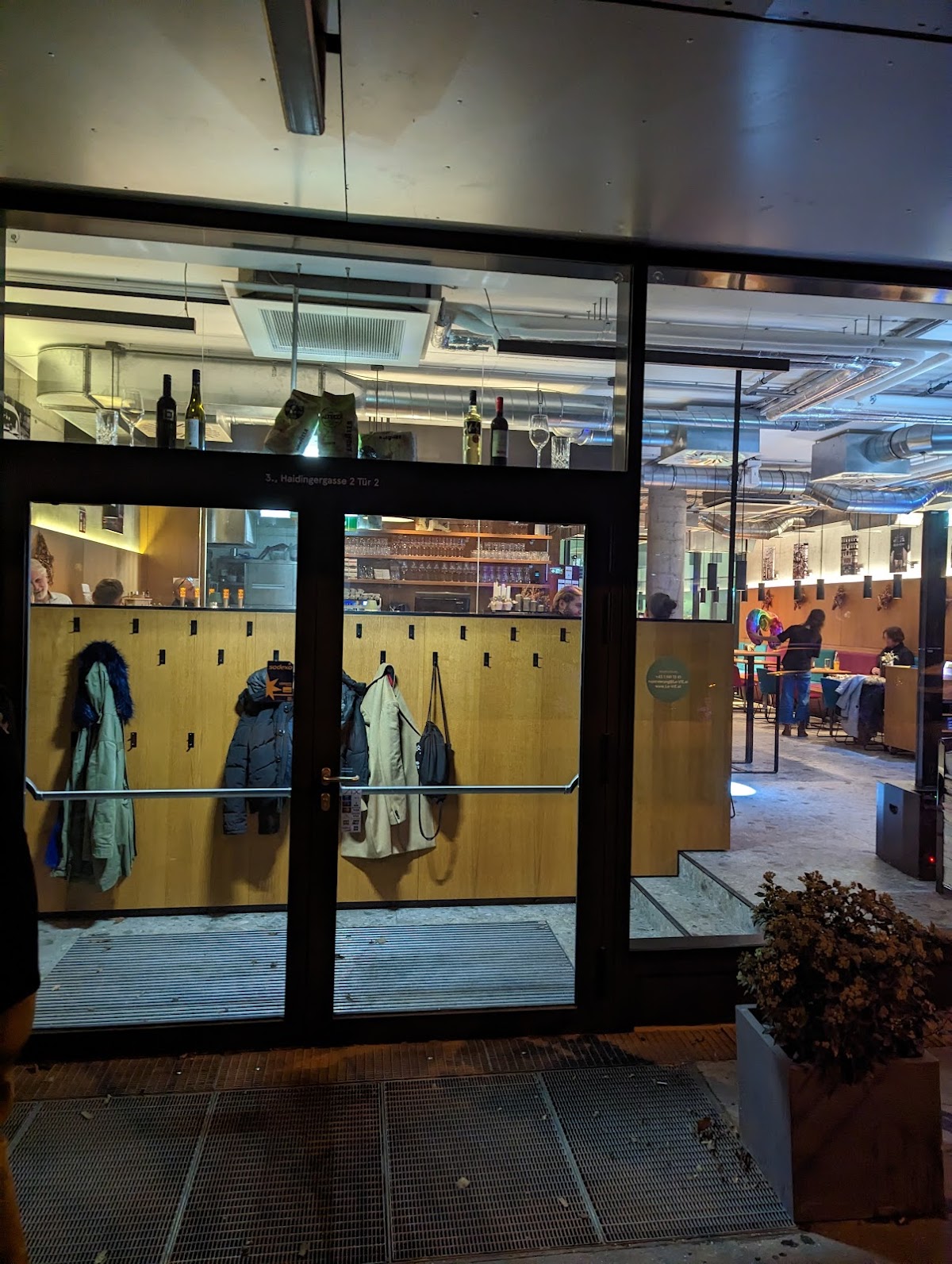 LaViE café interior