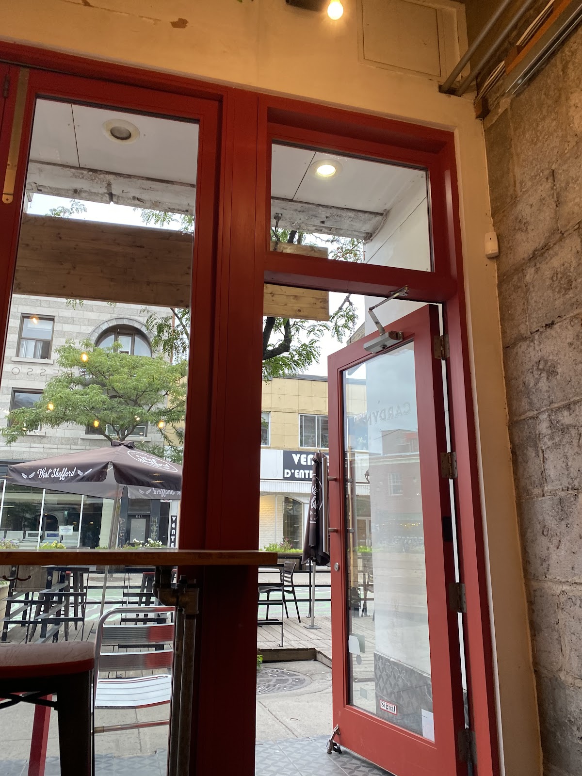 Cardynal Espresso Bar interior