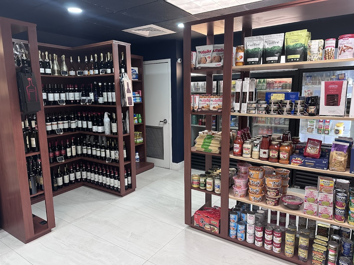 Portofino DeliMarket interior