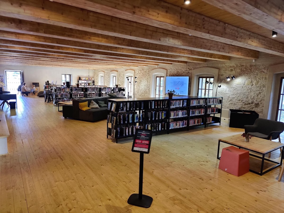 Velký mlýn, dřevěné sochy interior