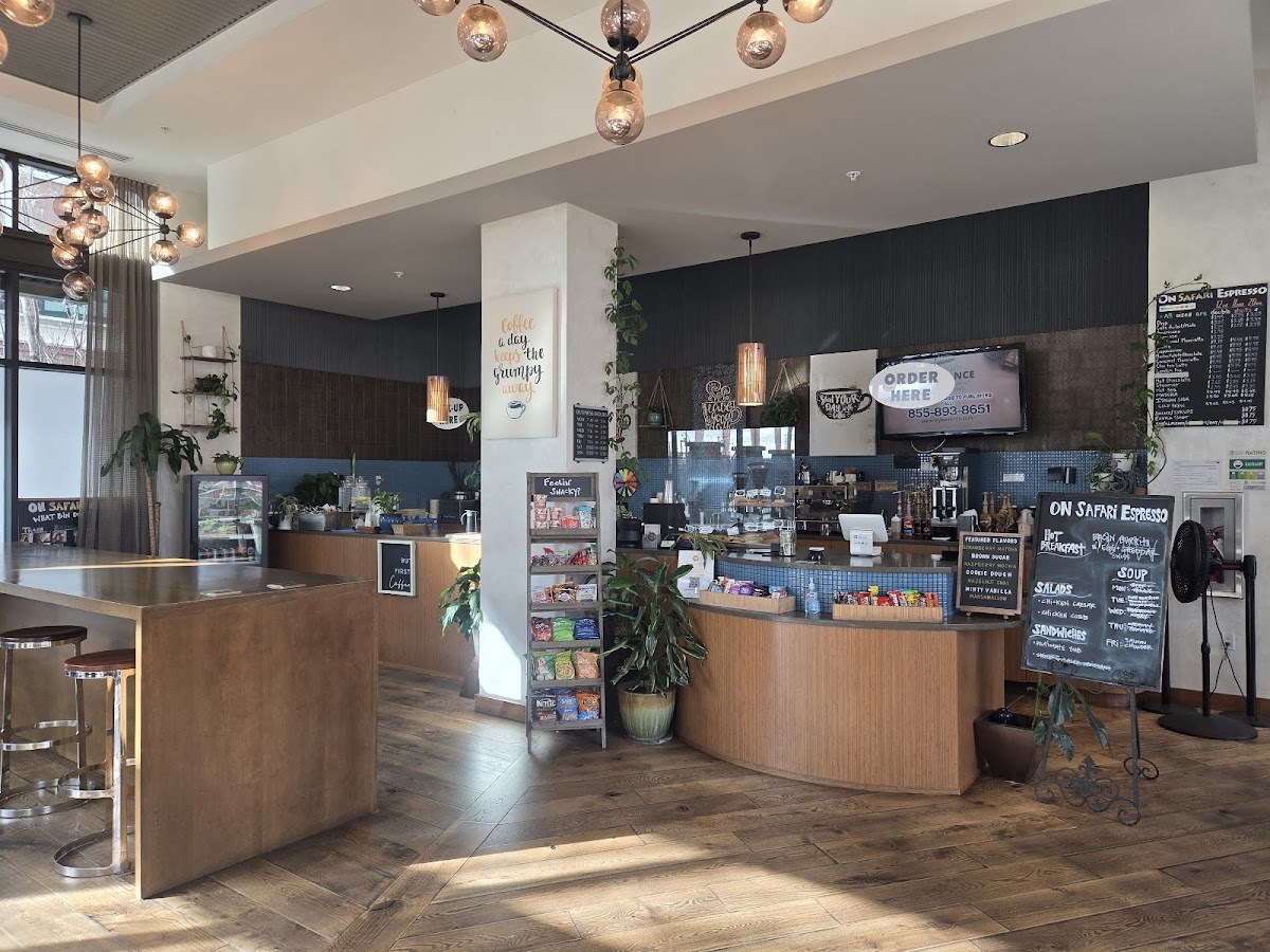 On Safari Espresso interior