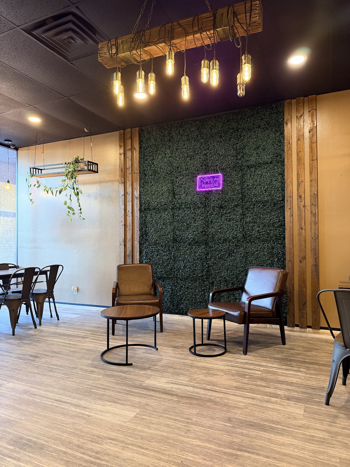 What’s poppin boba tea interior