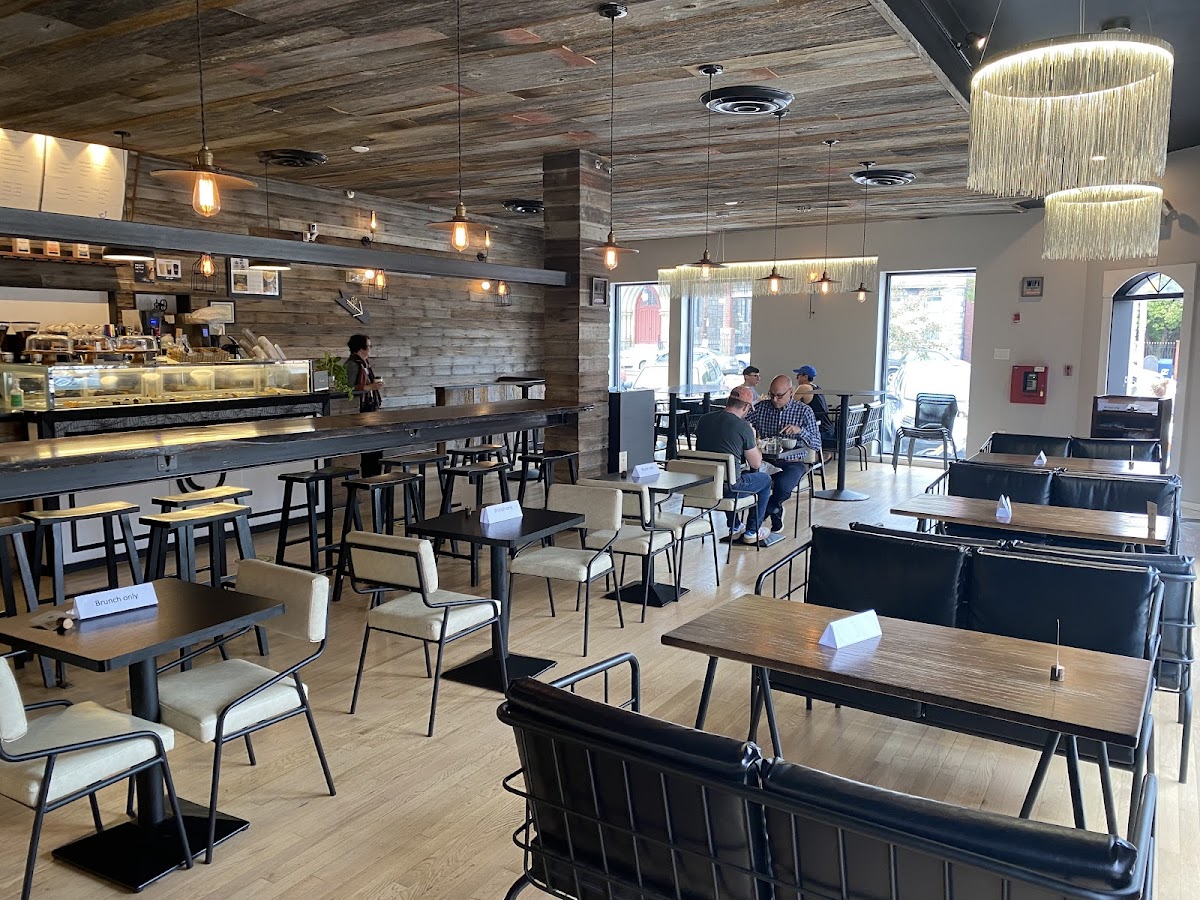 Cake and Joe interior