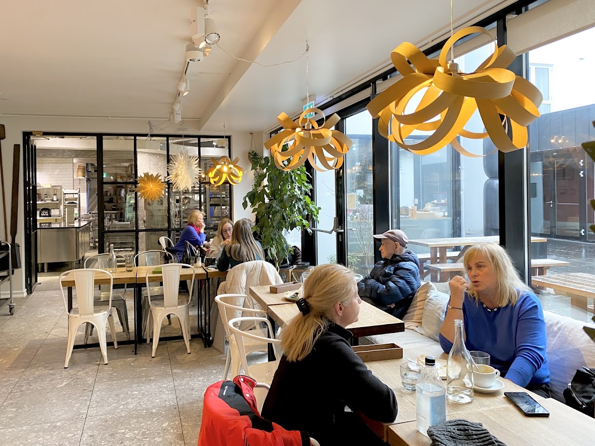 Arthur Café interior