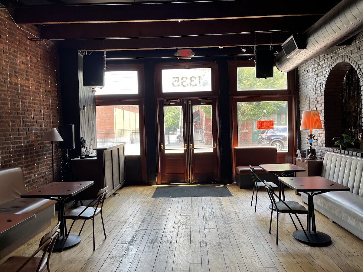 Whirling Tiger Coffee interior