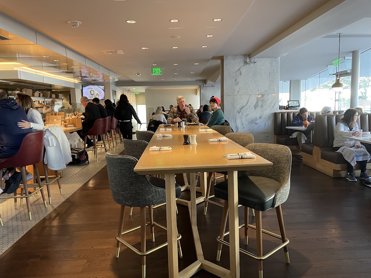 Overeasy interior