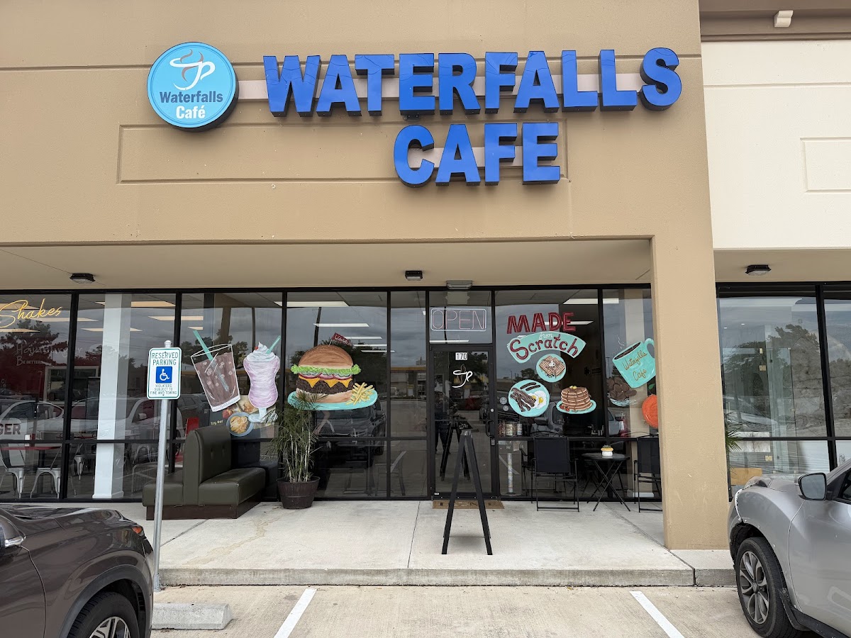 Waterfalls Cafe tomball interior