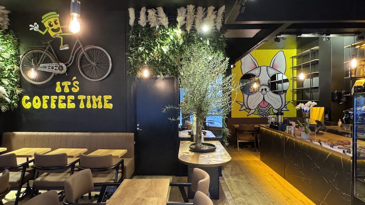 Café Pera interior