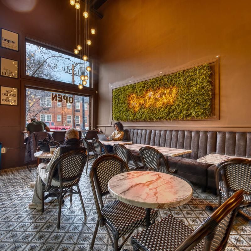 Café du Soleil interior