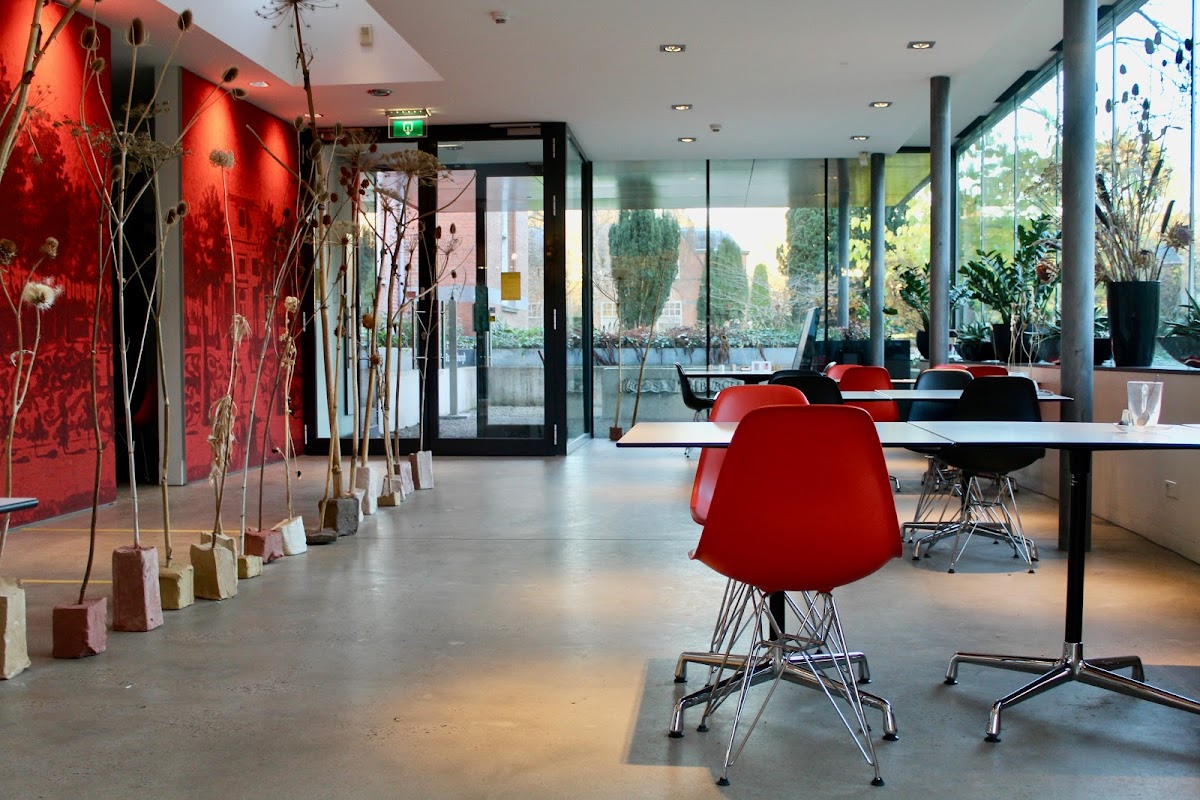 Cafe Roosenburgh interior