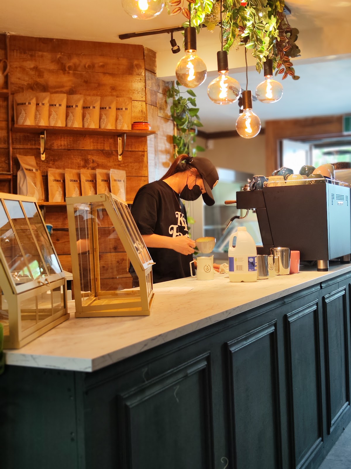 Cat You Cafe interior
