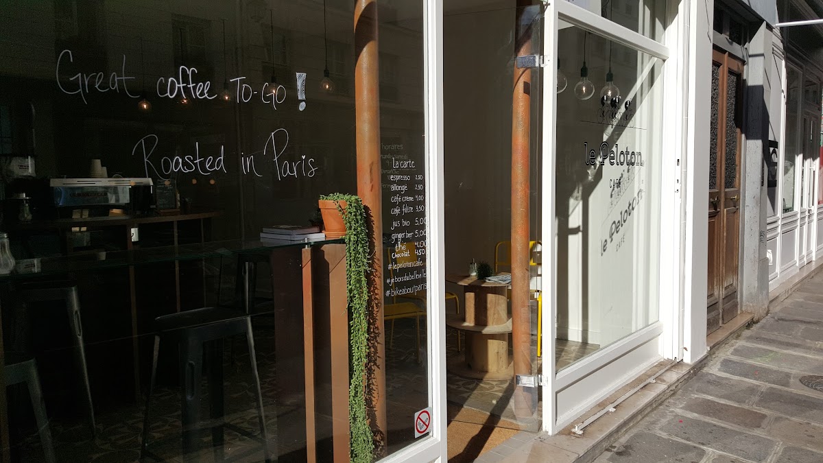 Le Peloton Café interior