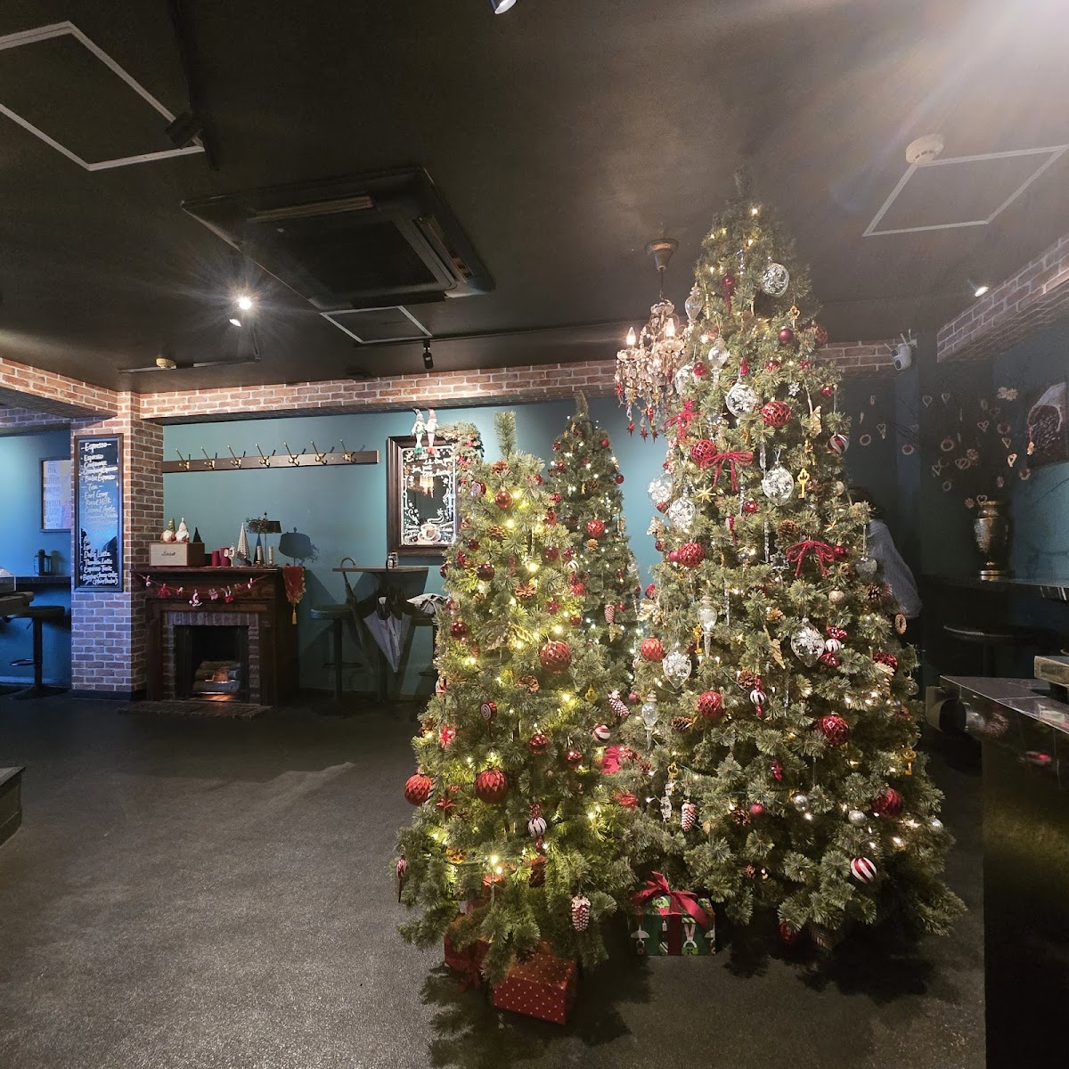 Photo of 4 Seasons Christmas Cafe & Bar
