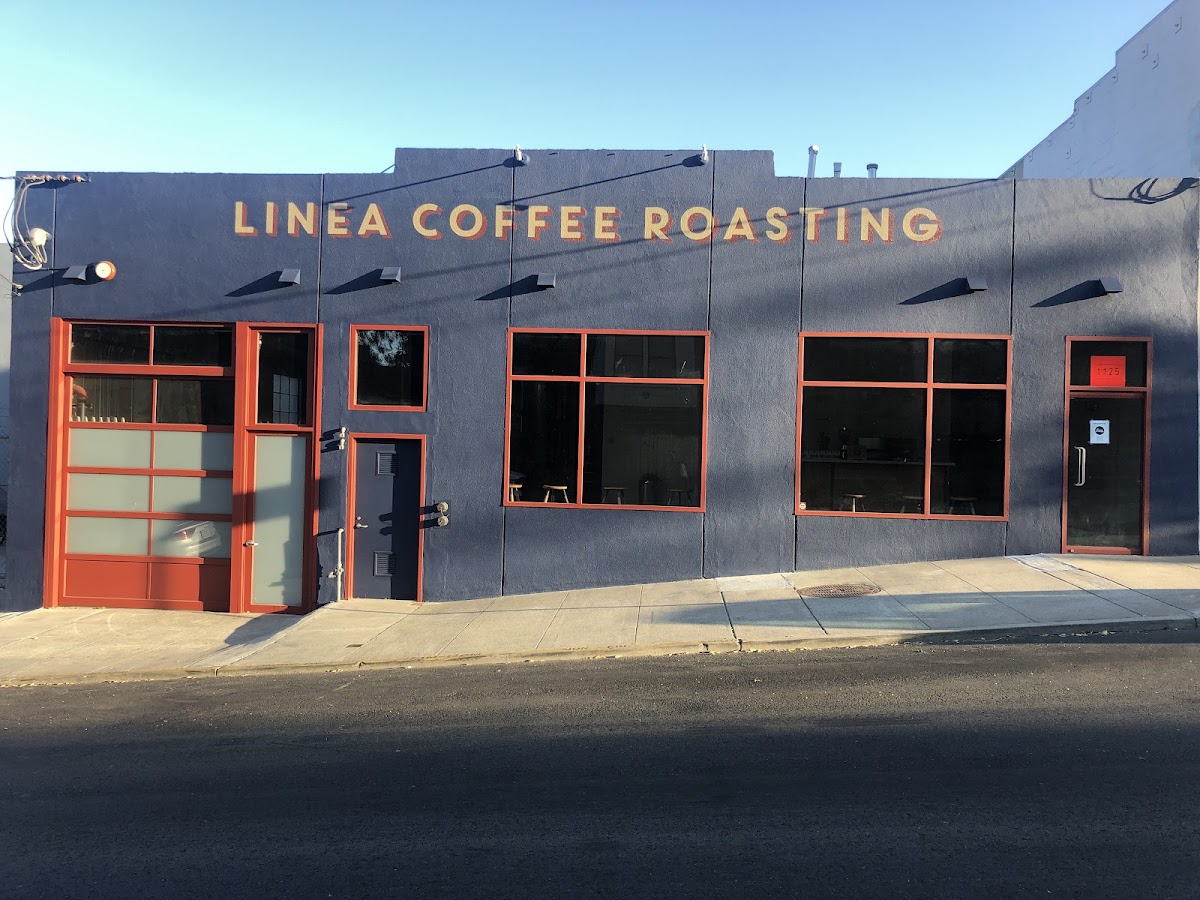 Linea Coffee Roasting + Caffe interior