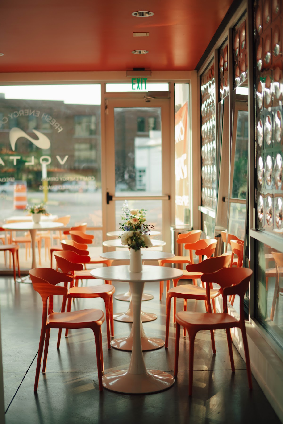 VOLTA CAFE interior