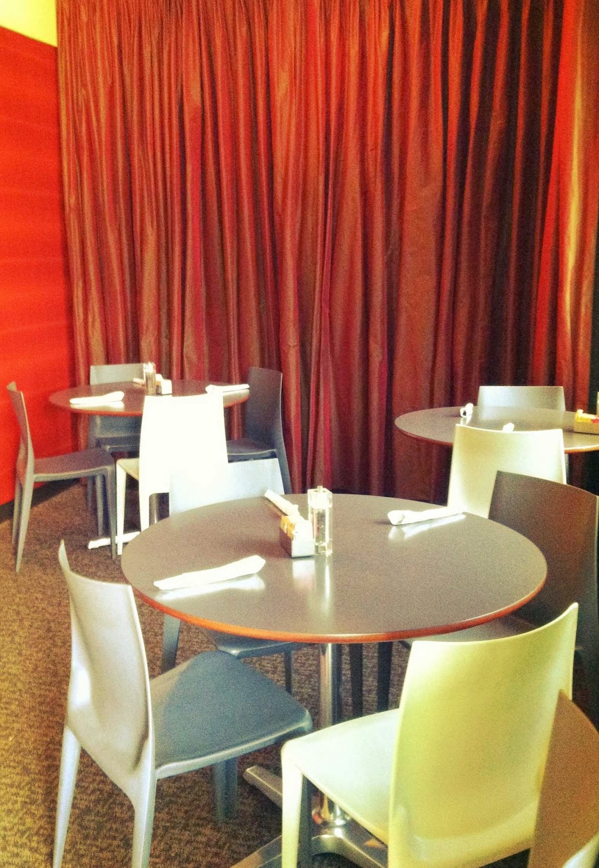 34th Street Café interior
